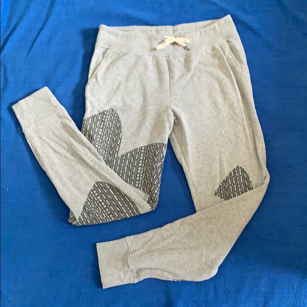 Grey Underarmor joggers/sweatpants